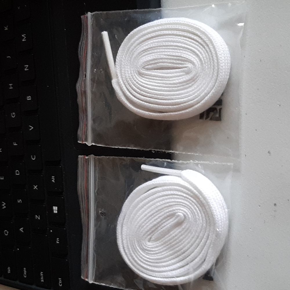1/2 PRICE🔻Vans White Shoe Laces - Picture 2 of 3